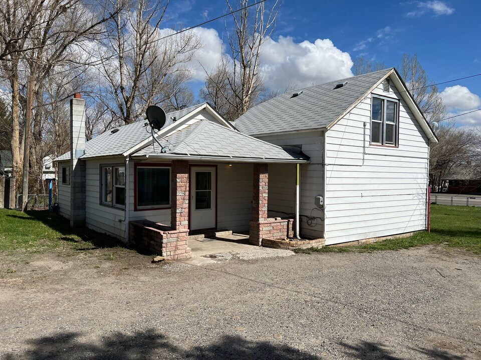 502 W Adams Ave in Riverton, WY - Building Photo