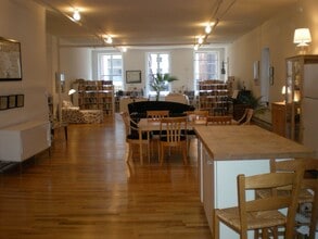 471 Broadway, Unit #2 in New York, NY - Foto de edificio - Building Photo