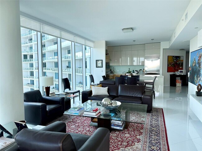 property at 2020 N Bayshore Dr