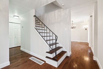 100 Rennard Ter in Philadelphia, PA - Building Photo - Building Photo