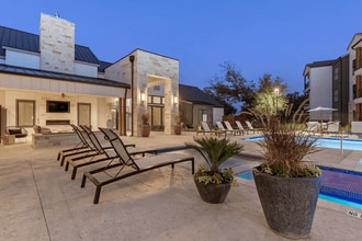 East Vue Ranch Apartments in Austin, TX - Building Photo - Building Photo