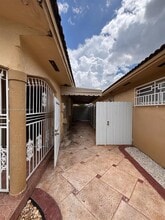 3170 W 78th St in Hialeah, FL - Building Photo - Building Photo