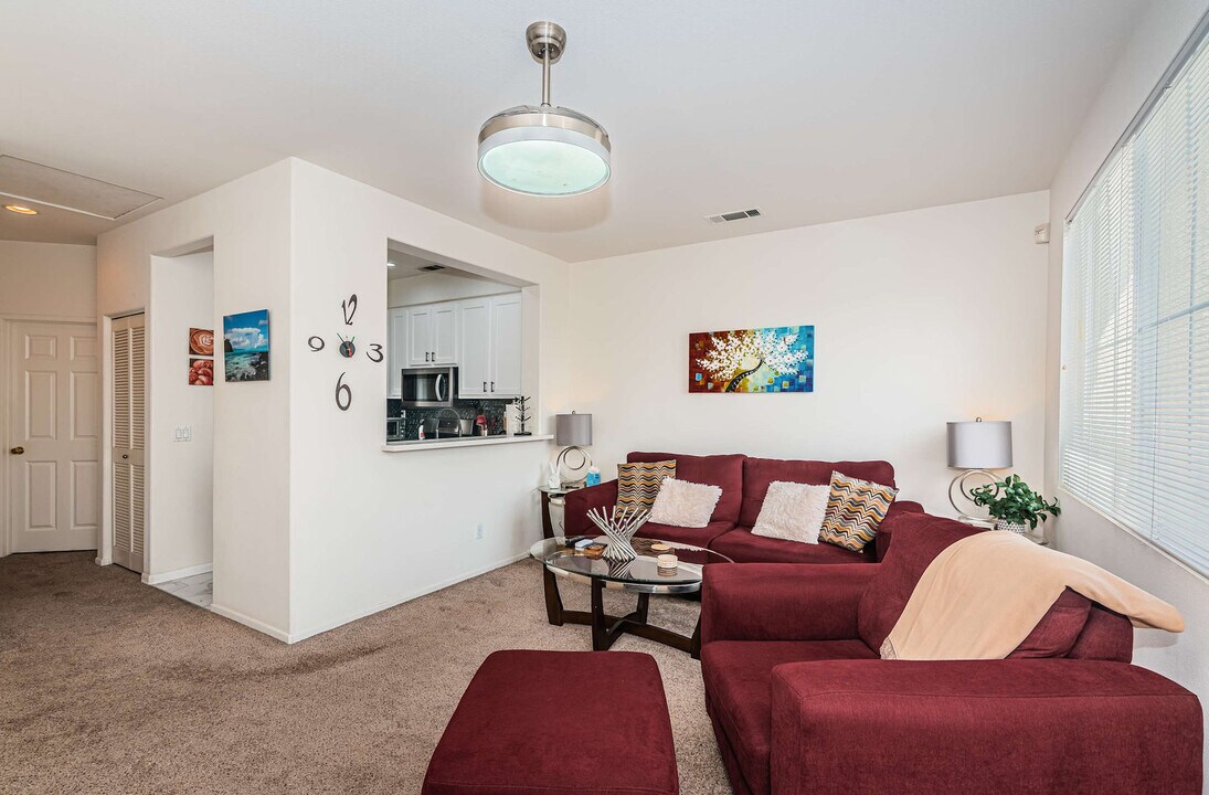 6127 Rancho Brida in Carlsbad, CA - Building Photo