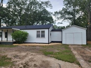 211 SE 3rd St in Bryant, AR - Building Photo - Building Photo