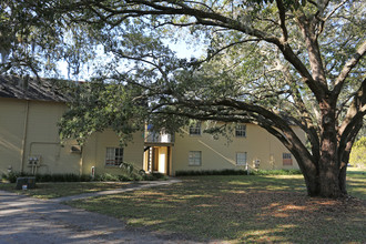 Andover Club in Tampa, FL - Building Photo - Building Photo