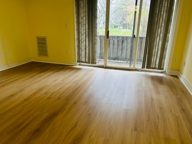 property at 1914 Aspen Dr