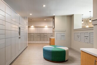 The Sterling at Oak Hills in San Antonio, TX - Foto de edificio - Building Photo