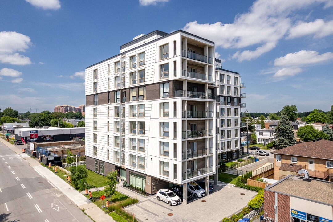 Le Luca in Laval, QC - Building Photo