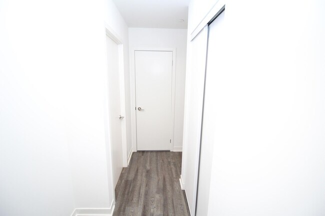 1808-1808 St Clair Ave W in Toronto, ON - Building Photo - Building Photo