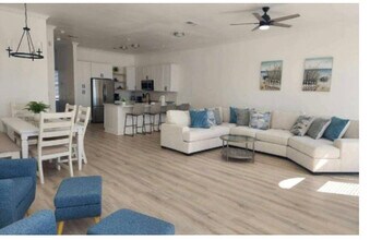 80 E Beach Blvd in Gulfport, MS - Building Photo - Building Photo