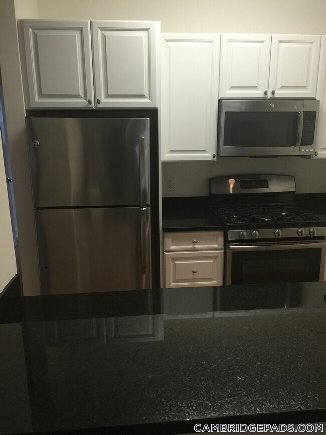 1 Langdon Square in Cambridge, MA - Foto de edificio - Building Photo