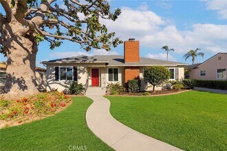 1505 N Rosewood Ave in Santa Ana, CA - Foto de edificio - Building Photo