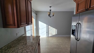 454 E Park Ave in Elmhurst, IL - Building Photo - Building Photo