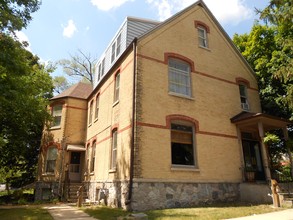 700 Bode Rd in Elgin, IL - Foto de edificio - Building Photo