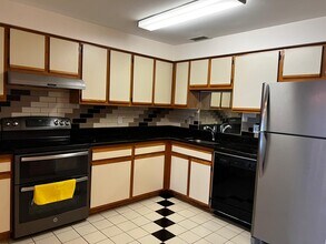 382 Ocean Ave in Revere, MA - Building Photo - Building Photo