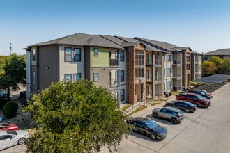 Emerge Vista in San Antonio, TX - Building Photo - Building Photo