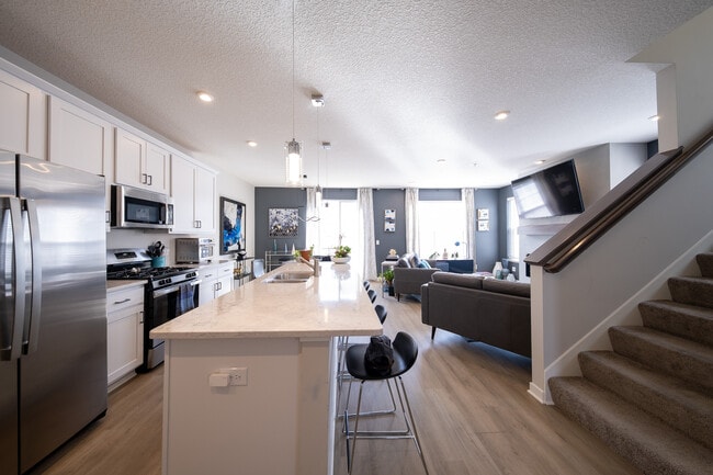 2209 Gateway Curv in North St. Paul, MN - Building Photo - Building Photo