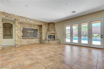 229 Muldowney Ln in Las Vegas, NV - Building Photo - Building Photo