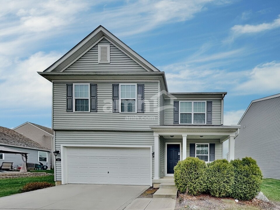 122 Faulkner Dr in Lithopolis, OH - Foto de edificio