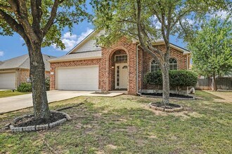 207 Hoot Owl Ln N in Leander, TX - Foto de edificio - Building Photo