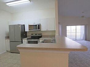 4133 Bellasol Cir in Ft. Myers, FL - Building Photo - Building Photo