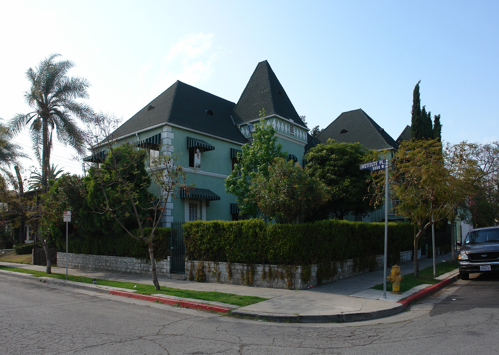 853 N Oxford Ave in Los Angeles, CA - Building Photo