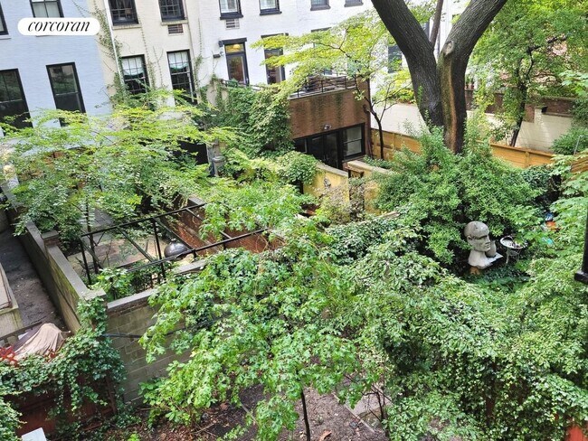 430 E 85th St in New York, NY - Building Photo - Building Photo