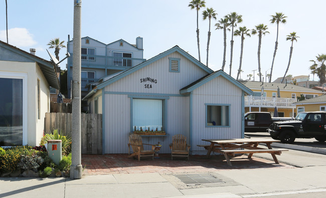 Shining Sea in Oceanside, CA - Building Photo - Building Photo