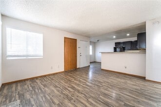 1873 Dwarf Star Dr in Las Vegas, NV - Building Photo - Building Photo