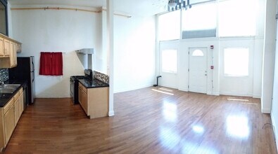 2405 Sarah St in Pittsburgh, PA - Building Photo - Building Photo