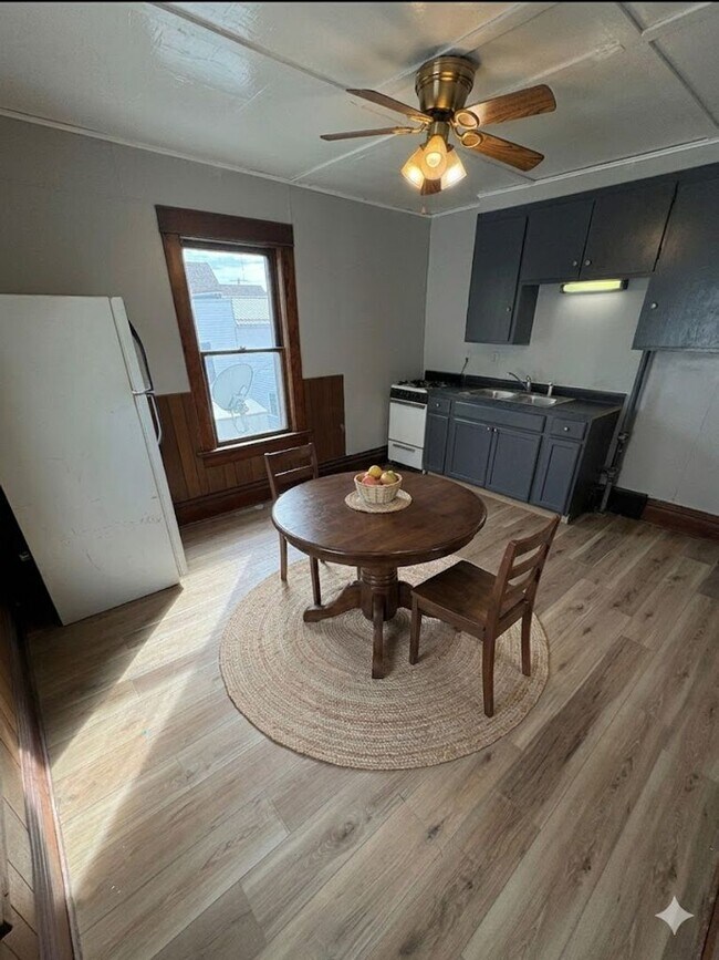 706 South St in Waterloo, IA - Building Photo - Building Photo