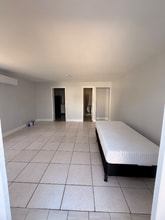 826 Avenida Hermosa in West Palm Beach, FL - Building Photo - Building Photo