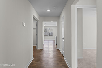 210 Sunshine Dr in Surf City, NC - Building Photo - Building Photo