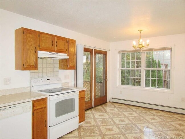 134 SantaMaria Dr in Torrington, CT - Building Photo - Building Photo