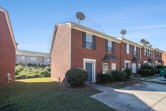 5711 Windfall Ln in Lithonia, GA - Building Photo - Building Photo