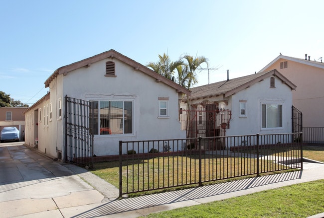 8154-8158 Commercial Pl in South Gate, CA - Building Photo - Building Photo