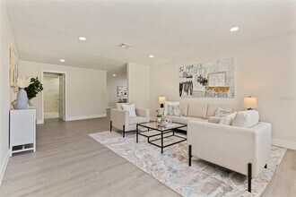 834 Riverside Dr in Tarpon Springs, FL - Building Photo - Building Photo
