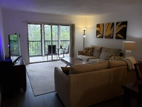 7281 Amberly Ln-Unit -401 in Delray Beach, FL - Foto de edificio - Building Photo