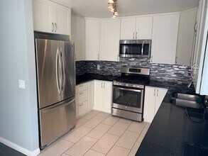 11916 Venice Blvd, Unit 1 in Los Angeles, CA - Foto de edificio - Building Photo