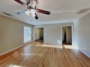 690 Castlebrooke Dr SE in Lawrenceville, GA - Building Photo - Building Photo