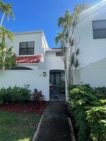 20900 Leeward Ct in Miami, FL - Building Photo