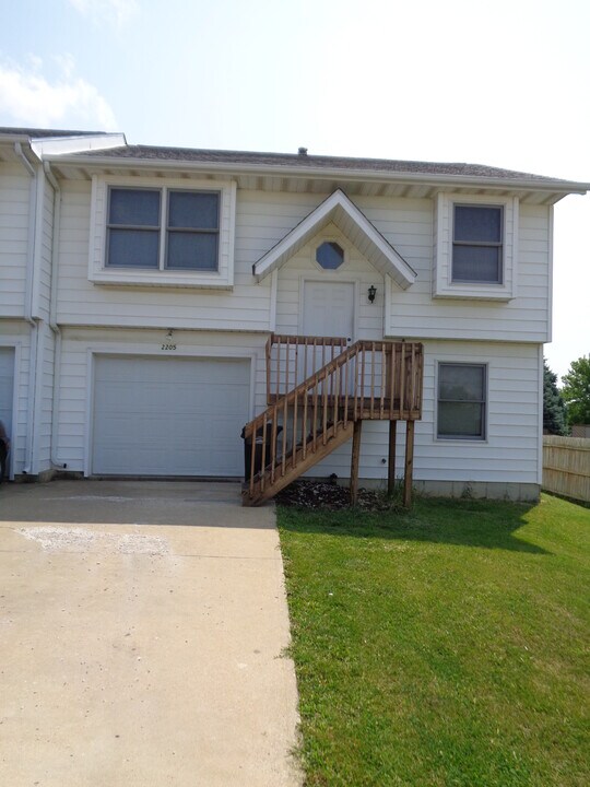 2205 Oakleaf St Photo