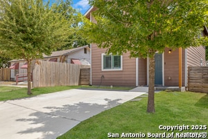 2018 Buffalo St in San Antonio, TX - Foto de edificio - Building Photo