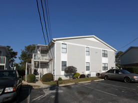 1307 Redwood Ln Apartments