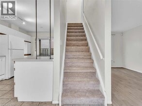 61 High St in London, ON - Building Photo - Building Photo