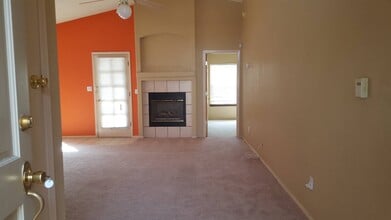 11956 Waterside Dr in El Paso, TX - Foto de edificio - Building Photo