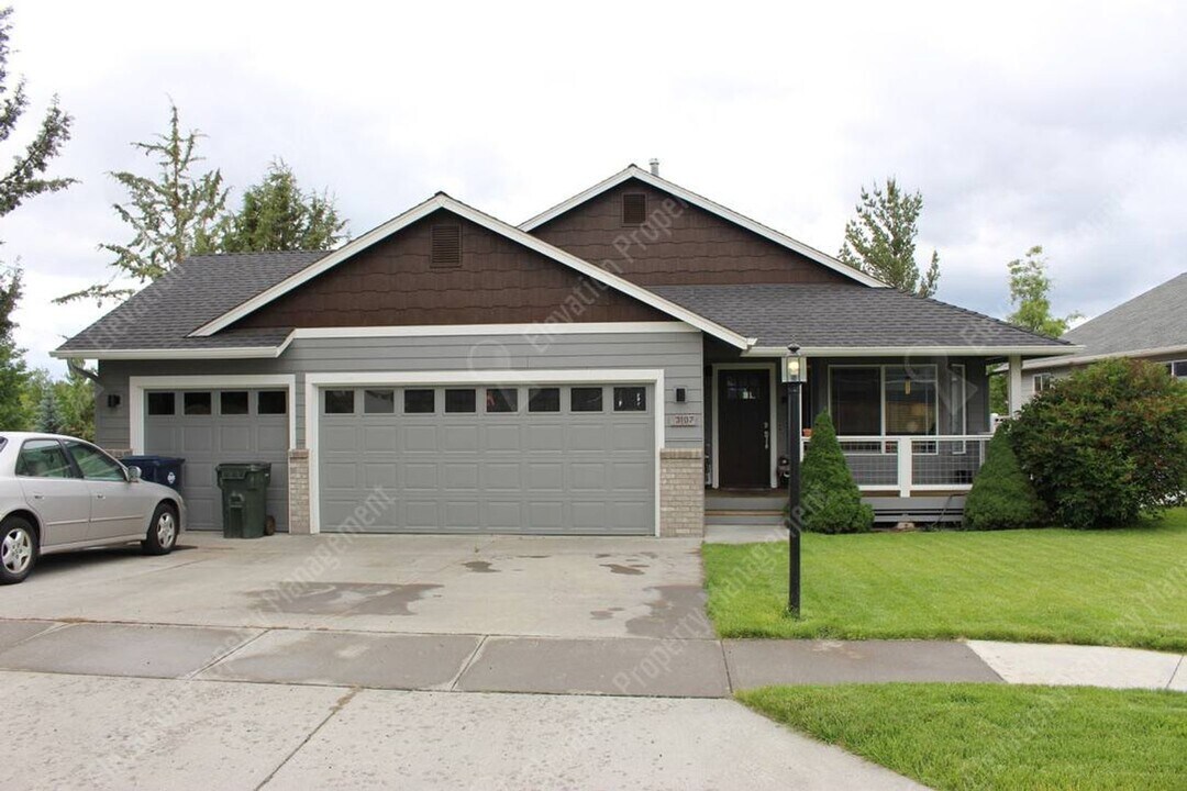 3107 NE Nathan Dr in Bend, OR - Building Photo