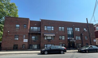 774-776 Grove St in Irvington, NJ - Foto de edificio - Building Photo