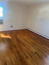 308 Essex St in West Babylon, NY - Building Photo - Building Photo