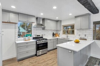 1274 Wagon Wheel Ln in Ogden, UT - Building Photo - Building Photo
